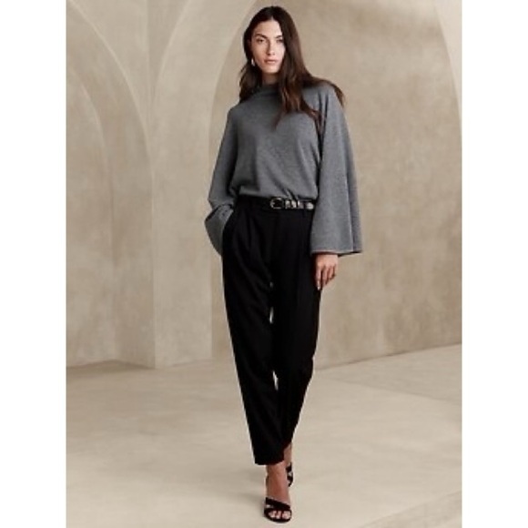 Banana Republic Calvina Cashmere Sweater Top Comfy Minimalist Capsule XS - Picture 2 of 12